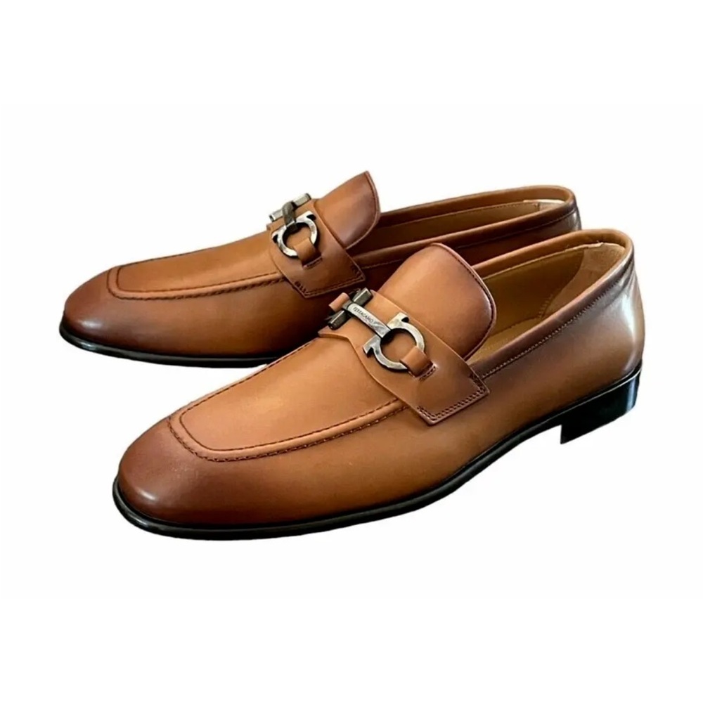 SALVATORE FERRAGAMO Moccasin with Gancini ornamentsize 8 mismatched